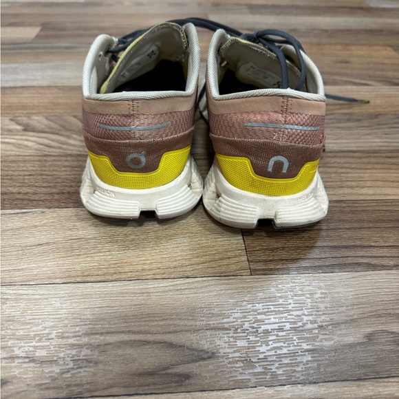 On women’s cloud X Running Shoes Mocha/Sand size 8/39 preowned condition - Picture 4 of 11